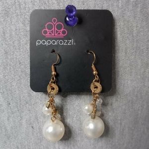 Women's earrings